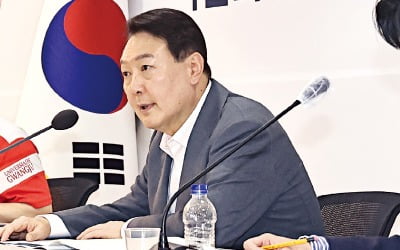 윤 대통령 "임대차법 개정 논의해야…전세사기엔 일벌백계"