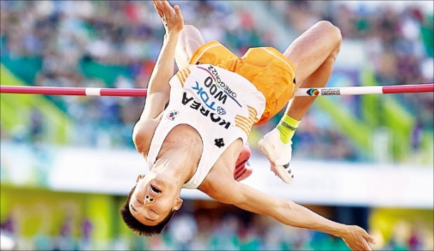[사진으로 보는 세상] 2ｍ35 넘은 우상혁, 세계선수권대회 첫 은메달