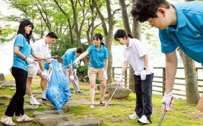 [포토] “산책하며 쓰레기 주워요” 