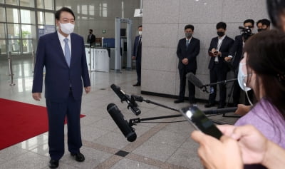 [속보] 尹대통령 "금융리스크 확산속도 엄청 빠르다…선제조치해야"