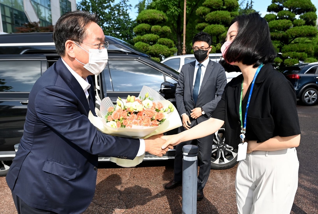 유정복 인천시장 업무 시작…취임식은 시민축제로 열려