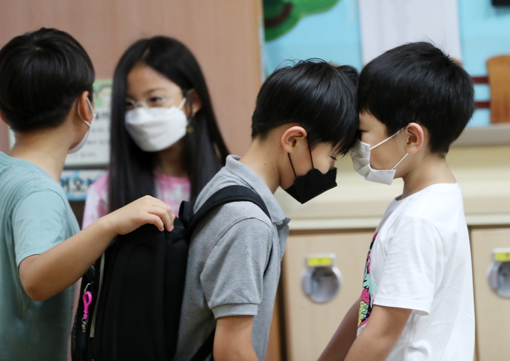 "내 친구는 통역사" 학교 적응 돕는 몽골 어린이들의 '찐 우정'