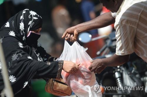 '쓰레기 몸살' 인도, 결국 일회용 플라스틱 퇴출 팔걷어