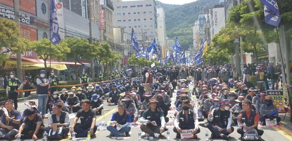 경남 노동단체 "하청노동자 파업에 대우조선·산은 해결 나서야"