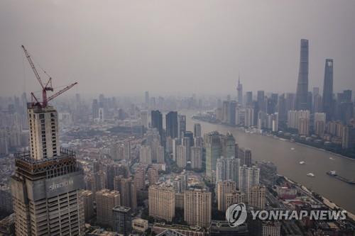 중국 상반기 부동산 기업 매출 '반토막'