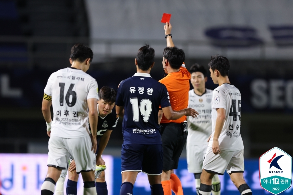 K리그2 부산, 갈 길 바쁜 충남아산에 2-0 완승…최하위 탈출(종합)