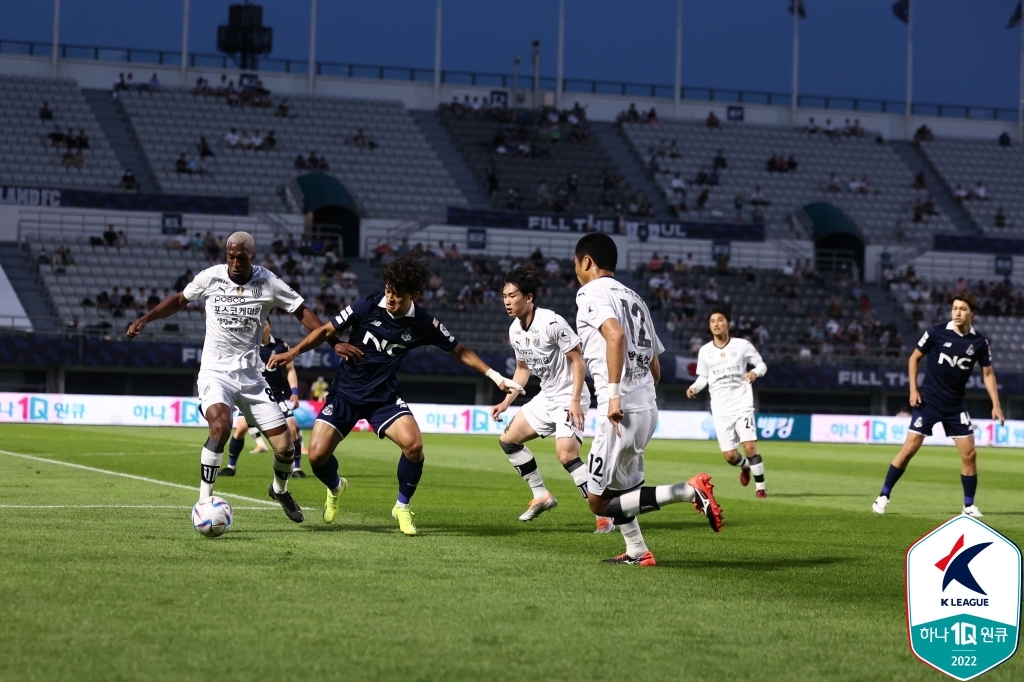 K리그2 부산, 갈 길 바쁜 충남아산에 2-0 완승…최하위 탈출(종합)