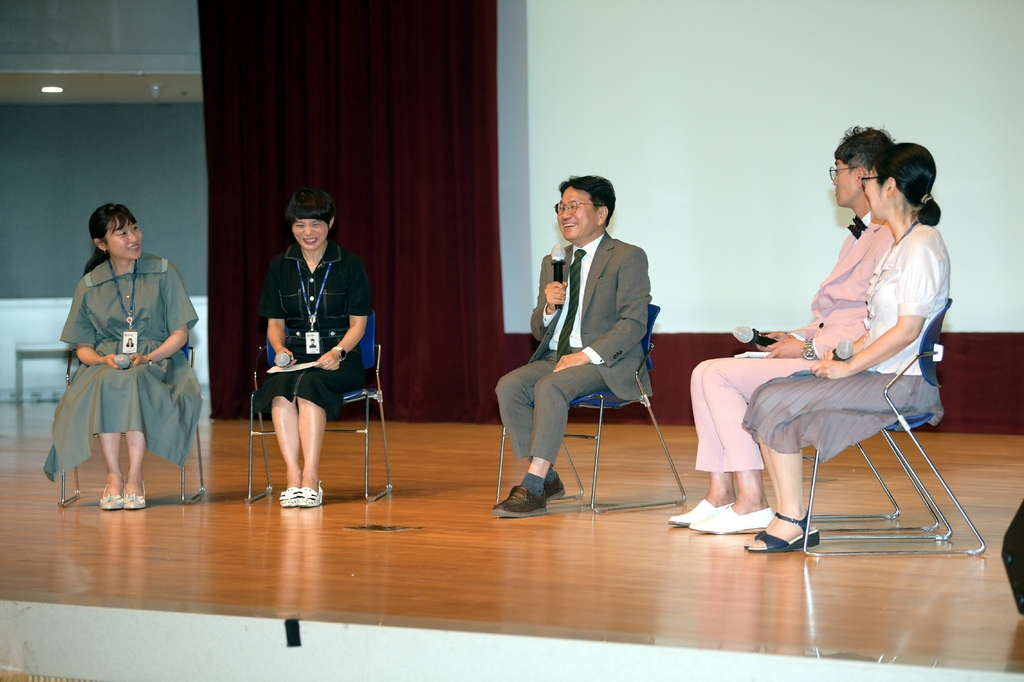 강기정 광주시장, 첫 정례조회서 '즉문즉답' 소통