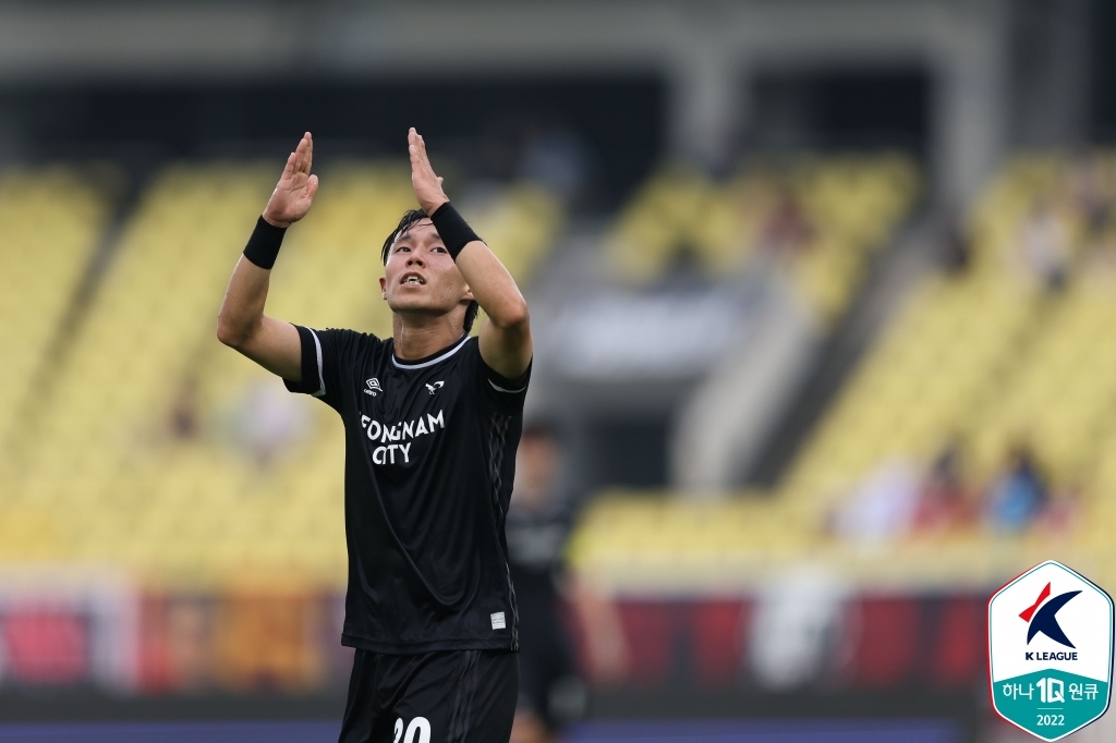 김천, 제주에 4-0 대승·10경기만의 승리…포항은 성남에 역전승(종합)