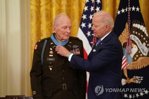 '명예훈장' 받은 한국전 참전노병 美軍 '영웅의 전당' 헌액