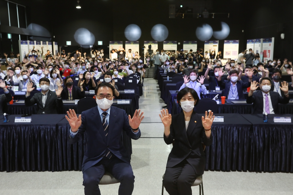 신한금융, 스타트업 경연대회 열어 5억원 상금 수여