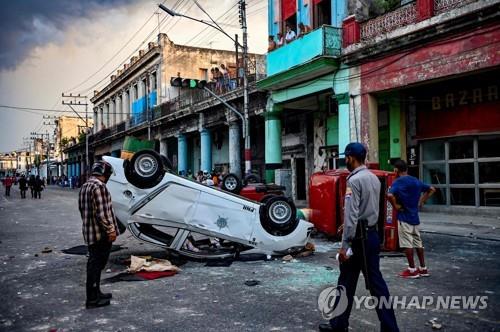 美, 작년 쿠바 반정부시위 탄압 연루자 28명 입국금지 등 제재