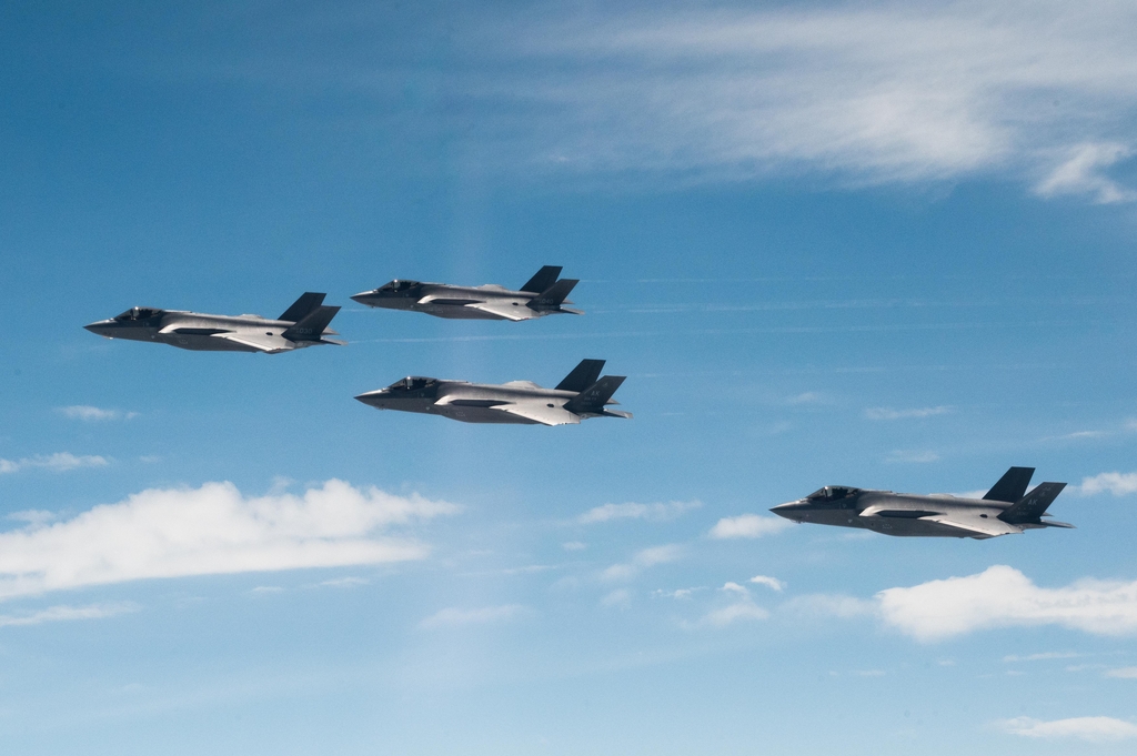 한미 최초 F-35A 연합비행훈련…北핵실험 준비에 강력 경고