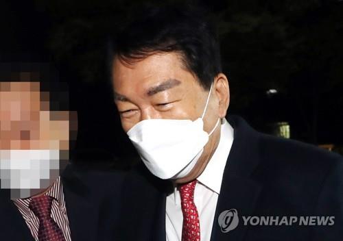 '선거법 위반' 안상수 前인천시장 거듭 혐의 부인