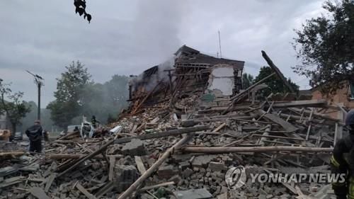 러, 우크라 후방 도시 잇단 공습…밤새 2곳서 20여명 사상