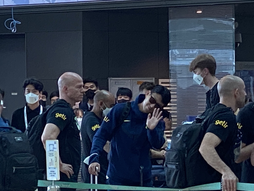 한국서 뜨거운 일주일 보낸 손흥민과 토트넘, 영국으로 출국