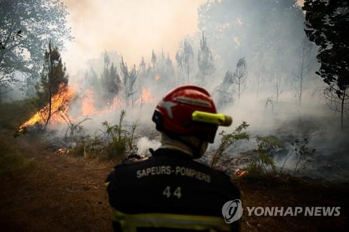 유럽 곳곳 폭염·화마에 신음…"기후변화가 사람 죽인다"