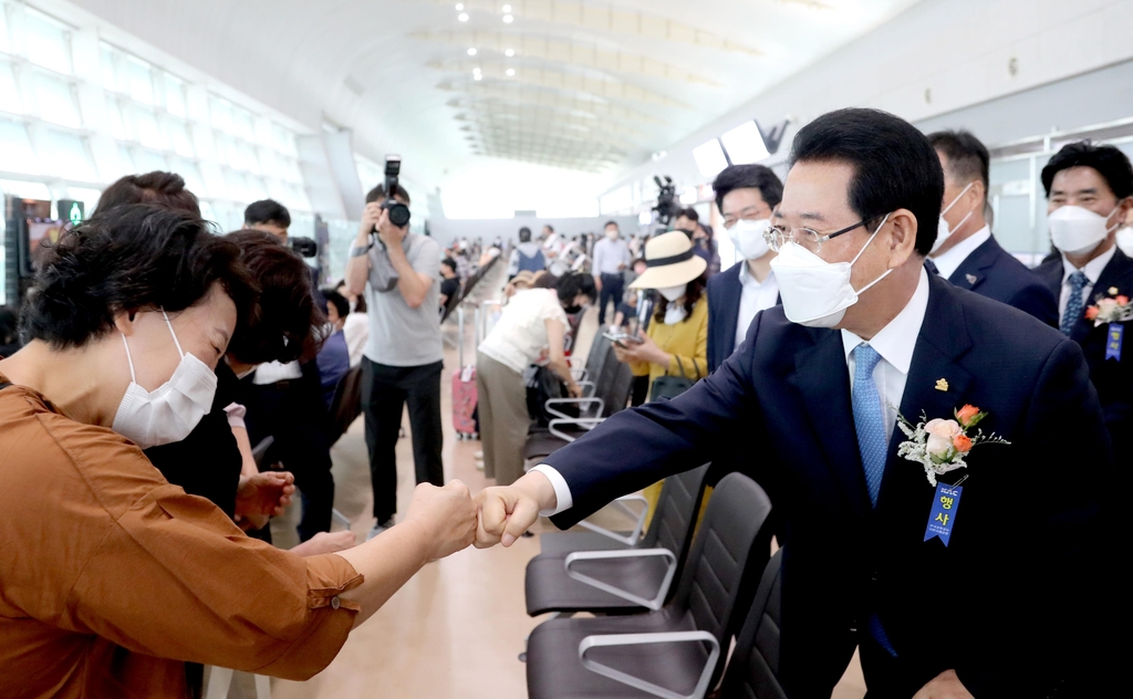 무안공항 국제선 운항 재개 활발…국내외 항공사 취항 잇따라