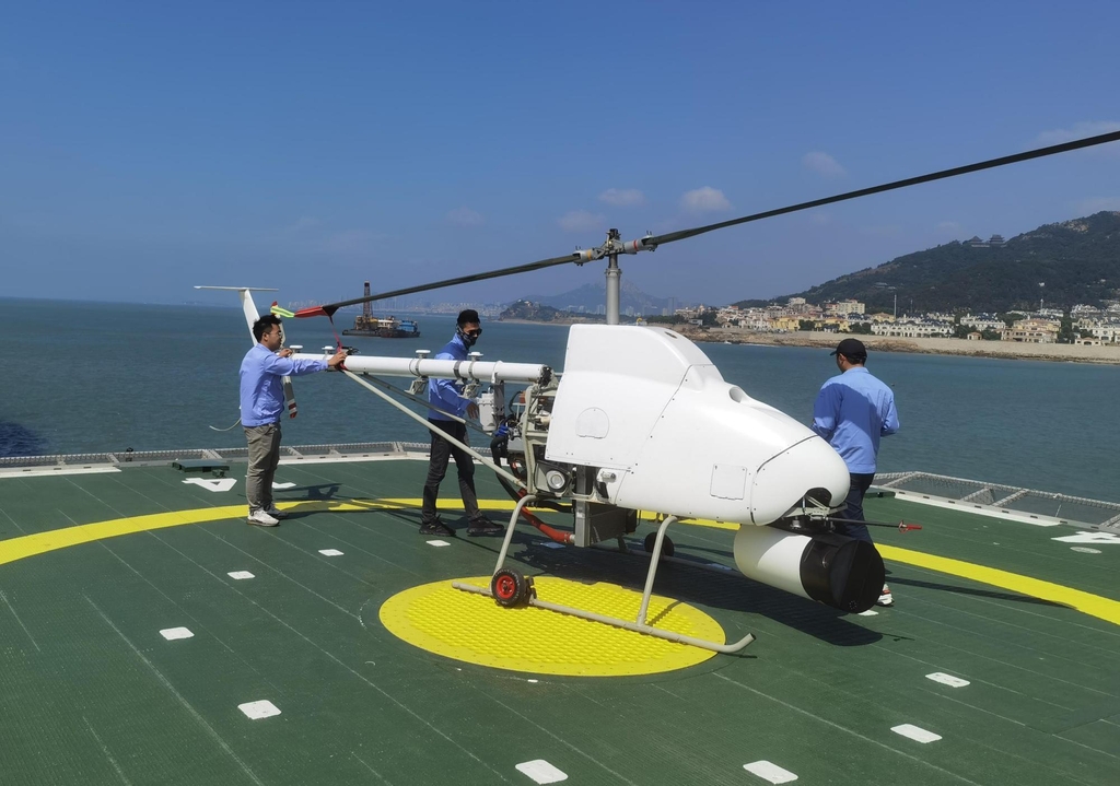 중국 해상정찰용 무인헬기 선박 이착륙 시험비행 성공