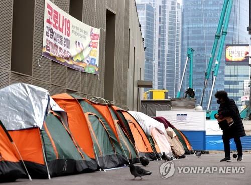 코로나19 재확산 위기…감염 위험에 방치된 거리의 노숙인