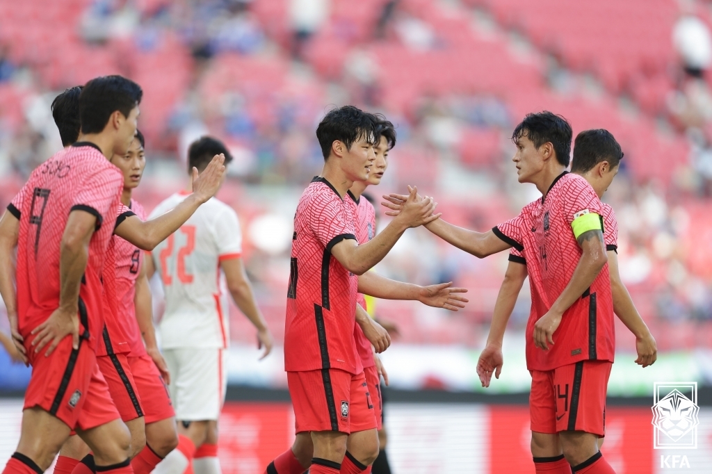 '막내 강성진 2골' 벤투호, 홍콩에 3-0 완승…동아시안컵 2연승(종합)