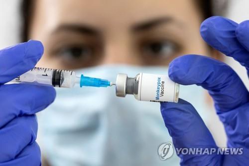 프랑스 파리에 원숭이두창 백신센터 개설…첫날부터 예약 꽉 차