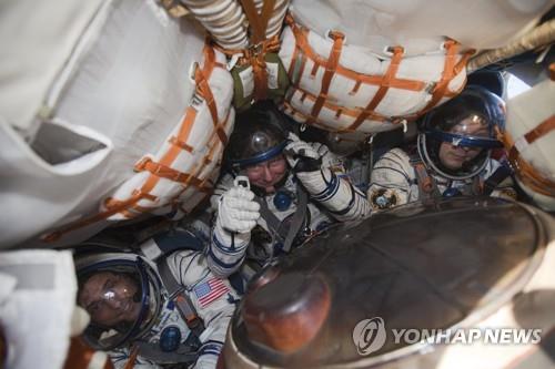 NASA "러, 자체 정거장 건설 때까지 ISS 잔류 의사 밝혀"