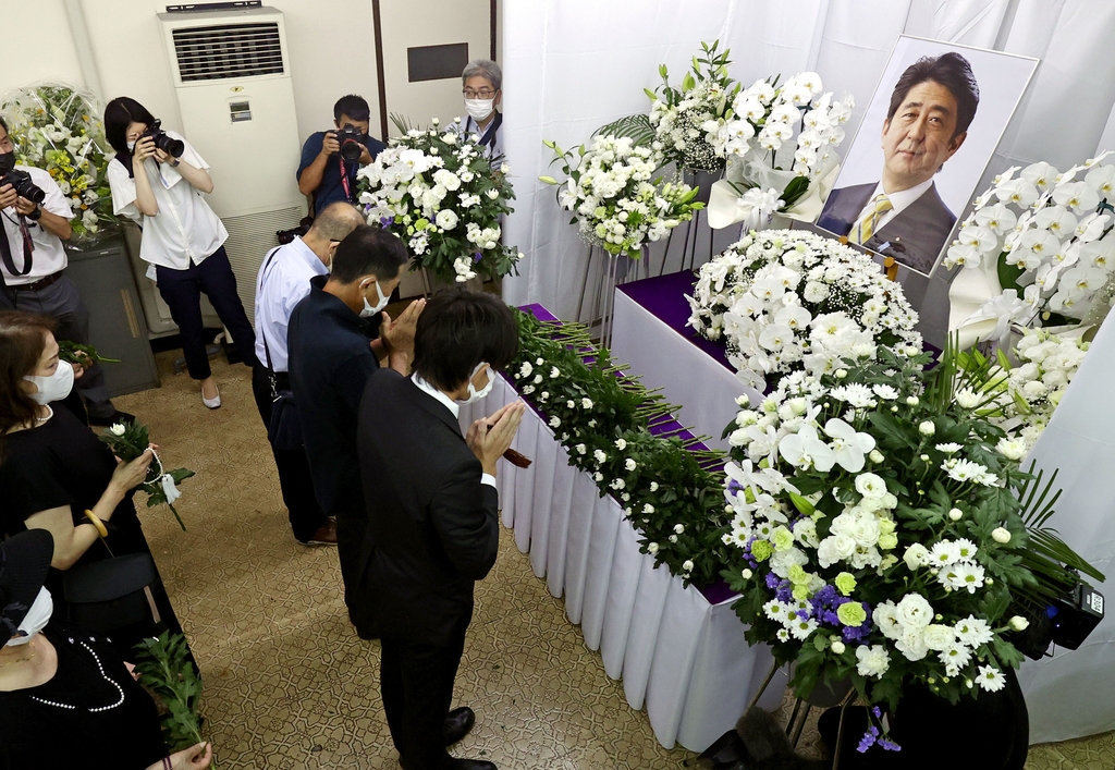 국회서 아베 추도연설 논란…국장 놓고도 국론 분열