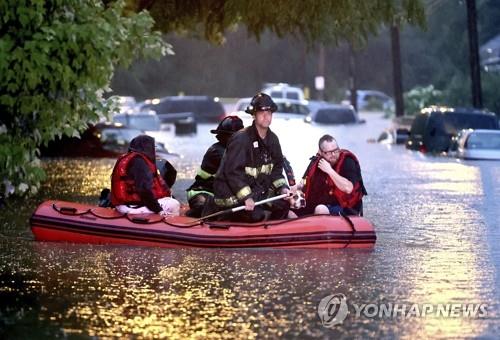 미국 켄터키주 홍수로 최소 8명 사망