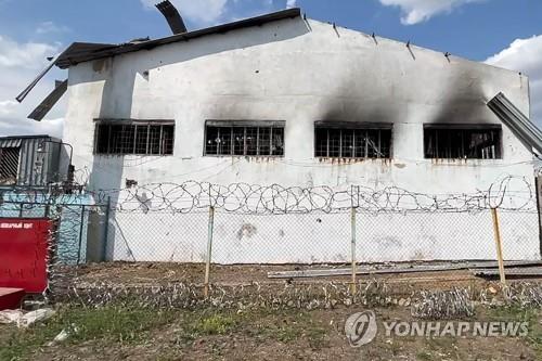 포로수용소 '누가 포격' 공방…"유엔·적십자가 조사해야"