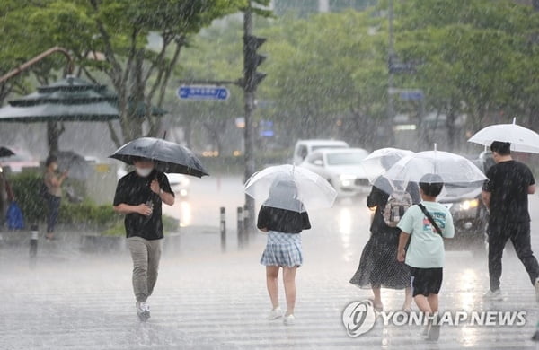 10일 밤 전국 비 소식…이번 주 내내 덥다