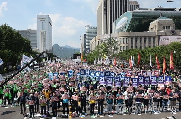 민주노총 5만명 도심 곳곳 집회…서울 일대 정체 '극심'