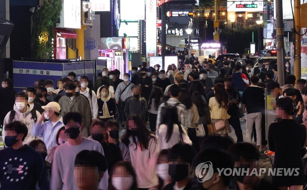 법인카드 사용액 51% 급증…직장 회식 살아나