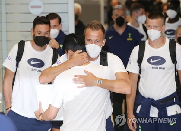 "내 모국에 온 걸 환영해"…손흥민, '방한' 동료들에 감동편지