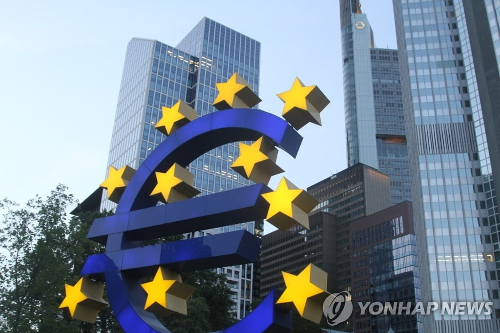 ECB, 11년 만에 기준금리 0.5%P로 인상