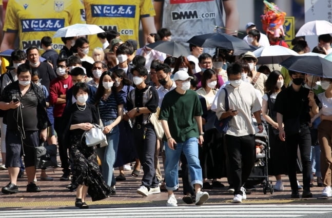 日 신규 확진 21만명 육박…또 역대 최다 경신