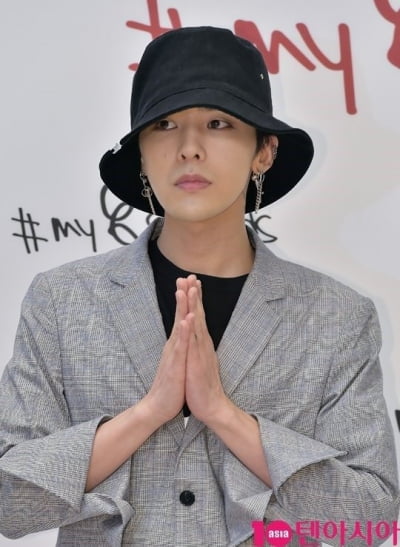 GD, '44억 슈퍼카' 주인?…전시장에서 찍은 사진이 구입으로 와전