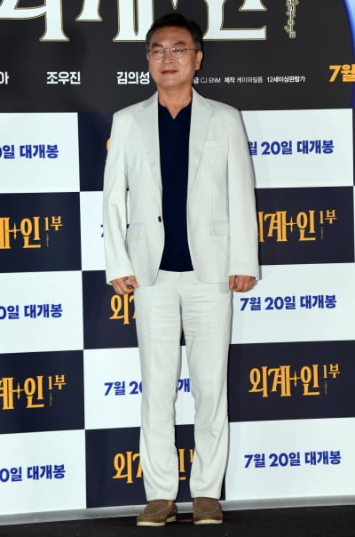 [TEN 포토] 김의성 '멋쟁이 중년'