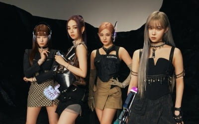 에스파, 두 번째 미니앨범 ‘Girls’ 뜨거운 인기…美 빌보드 메인 차트 '빌보드 200'→'아티스트 100' 3위
