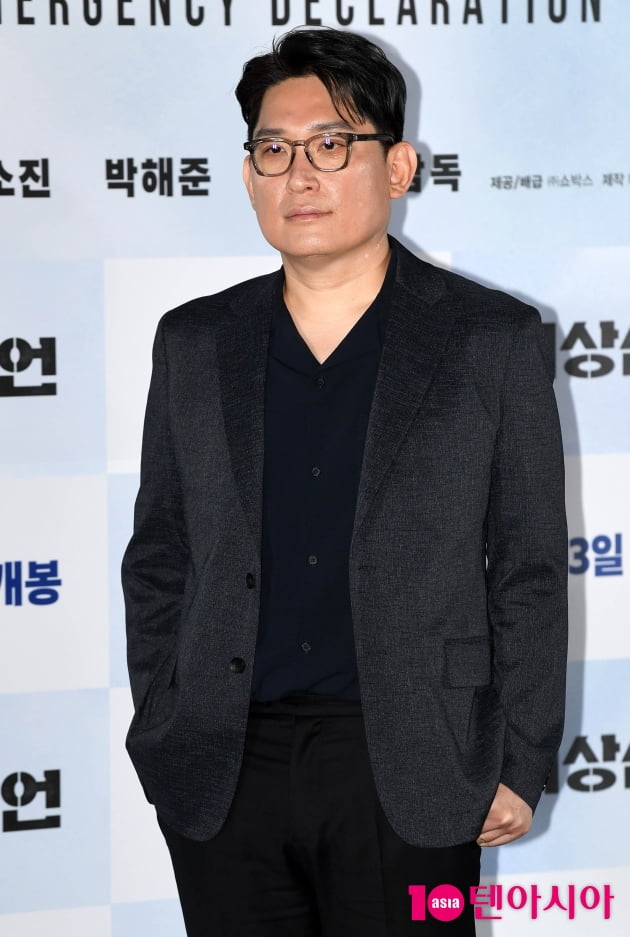 [TEN 포토] 한재림 감독 '영화 '비상선언'으로 인사드려요'