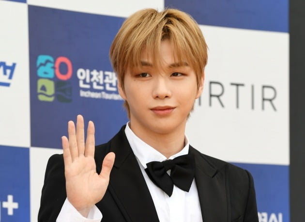 [종합] 'K-POP BOY BRAND' 강다니엘, '2022 상반기 ARTIST TOP TEN' 1위