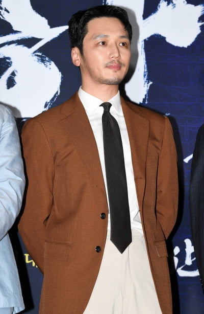[TEN 포토] 변요한 '상남자의 향기'