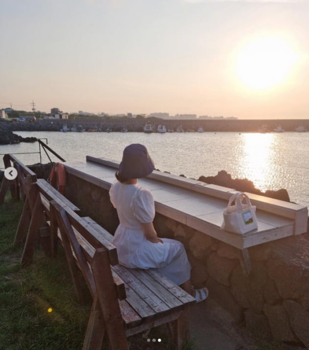 김민지, 제주도에서 힐링중인 만두네 가족...청순함에 ♥박지성 또 반했네[TEN★]