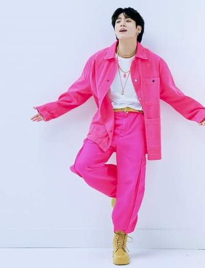 방탄소년단 정국, 한국 가수 '최초'·'유일' 美빌보드 필리핀 차트 '4주 연속' 1위