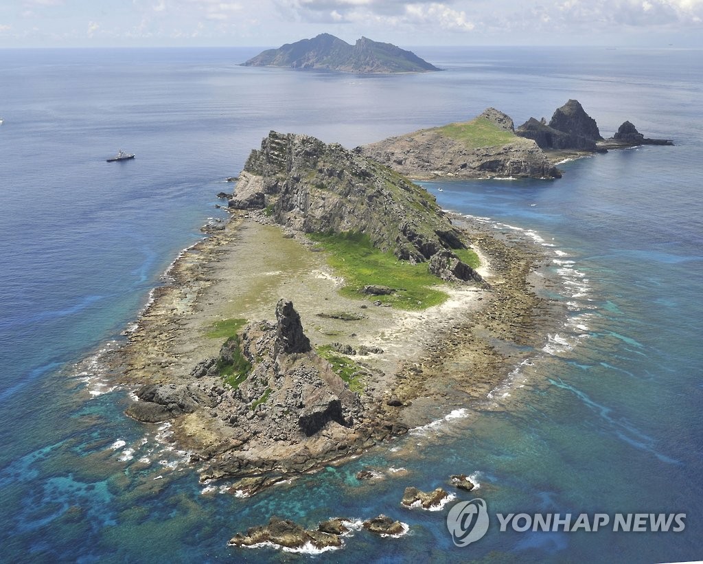 중국, 일본 실효지배 센카쿠서 '주인행세'…"러 해군 감시한 듯"