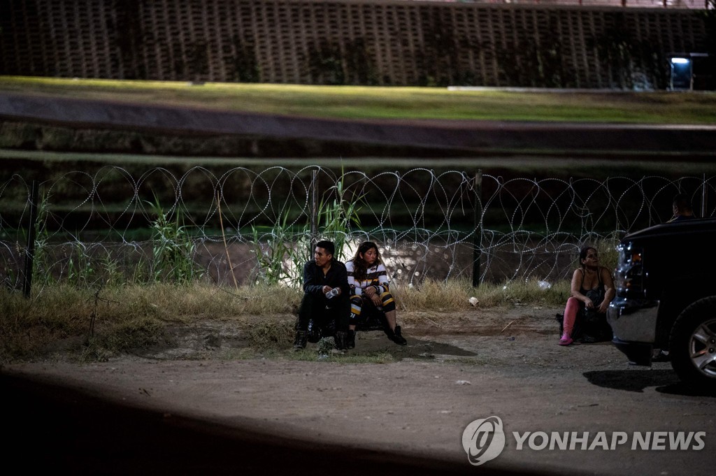 멕시코대통령, 공화 장악 텍사스 이민정책 비판…"그 당 뽑지마"