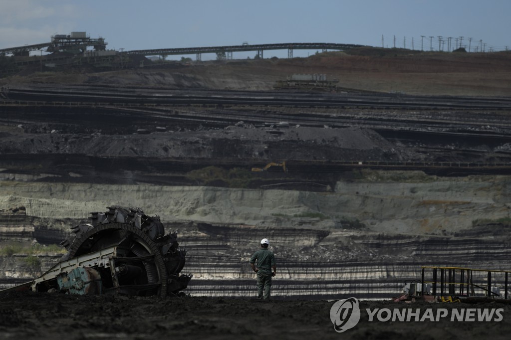 우크라 전쟁·에너지난에 '퇴출 위기' 석탄 다시 주목