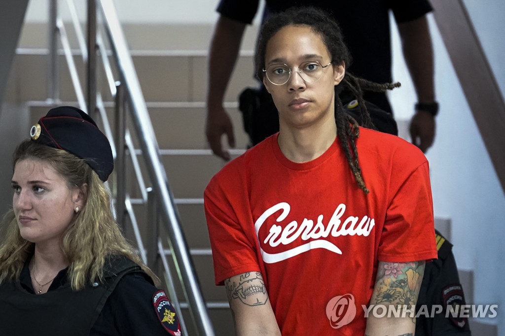 미 WNBA 올스타, 러 억류된 동료 등번호 새기고 '석방기원'