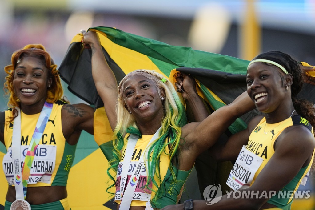 [세계육상] 프레이저-프라이스, 여자 100ｍ 5번째 우승…10초67 대회新