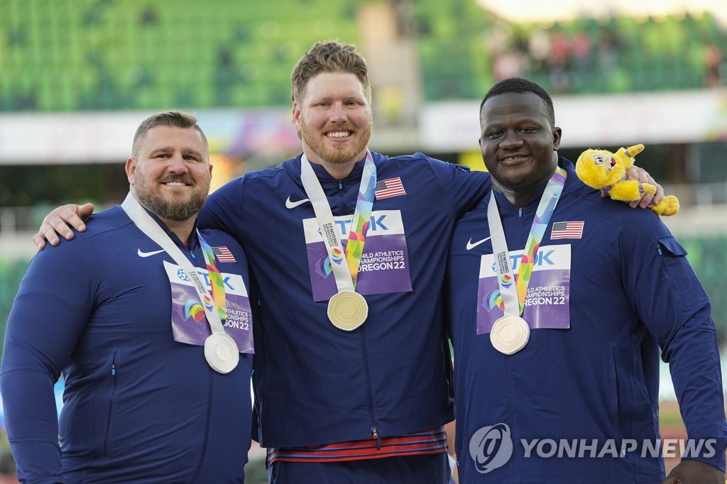 [세계육상] 홀러웨이, 110ｍ허들 2연패…파치먼트 기권·앨런 실격